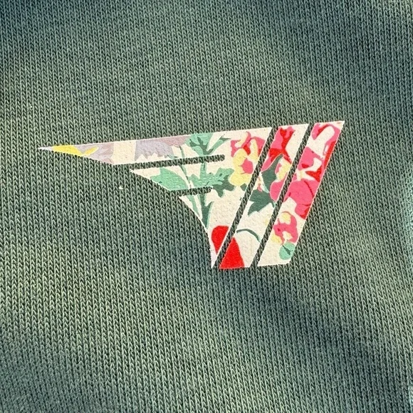 Gola x Anthropologie Hat Trick Windbreaker
imited edition Xsmall (oversized) - Picture 12 of 17